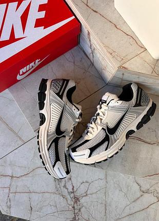 Nike: zoom vomero 5 2