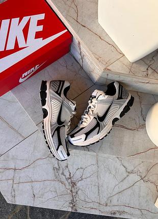 Nike: zoom vomero 5 4