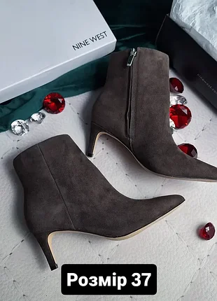 Nine west оригінал замшеві коричневі ботильони черевики на невисокій шпильці