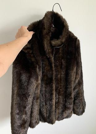 Коротка шубка з екохутра bonmarché