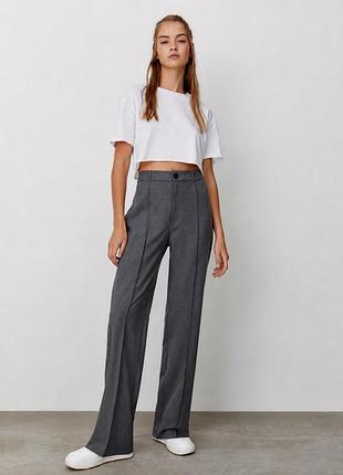 Сірі брюки pull&bear з защипами розмір s 8