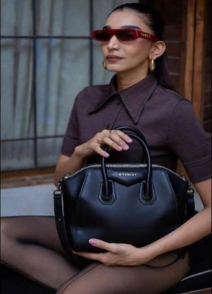 Одна сумка, тысяча луков: givenchy