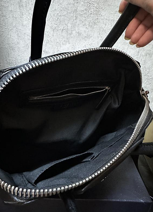 Одна сумка, тысяча луков: givenchy 8