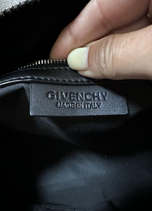 Одна сумка, тысяча луков: givenchy 5