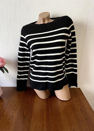 Класна кофта zara