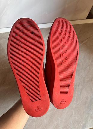 Червоні кросівки gucci 5