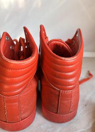 Червоні кросівки gucci 8