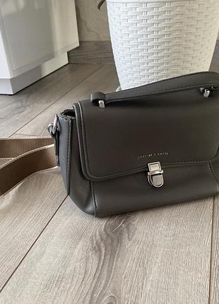 Сумочка сірого кольору 👜
