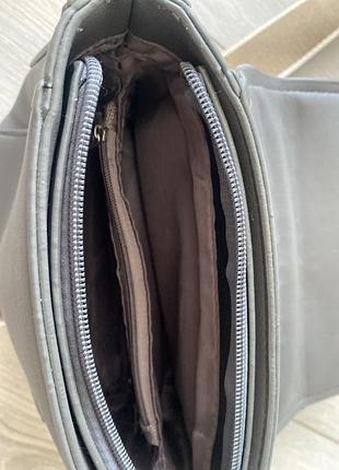 Сумочка сірого кольору 👜 7