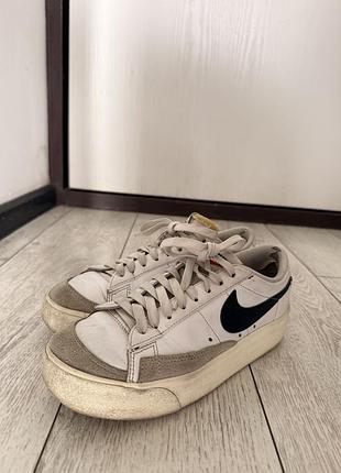 Nike blazer low platform