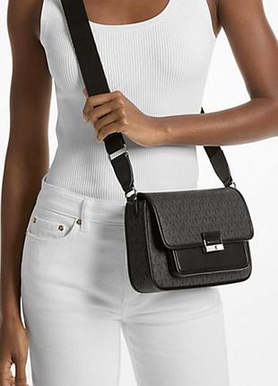 Сумка michael kors bradshaw medium signature logo messenger bag black