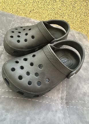 Дитячі crocs розмір c 9 3