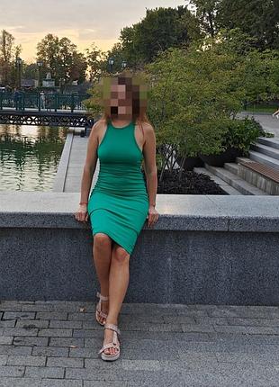Зеленое яркое платье миди в рубчик zara облегающее платье с американской проймой