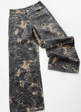 Джинси stradivarius