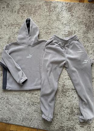 Зручний та стильний костюм puma у гарному сірому кольорі. худі з капюшоном та штани. ідеально для повсякденного носіння ✨