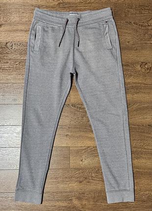 Спортивные штаны tommy jeans.