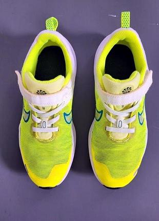 Кросівки nike у відмінному стані, розмір 34