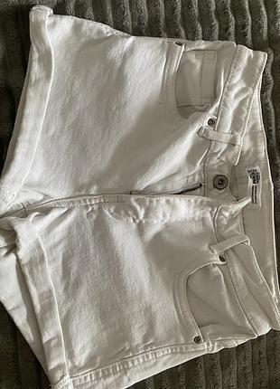 Джинсові шорти білі  жіночі zara в ідеальному стані