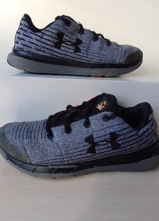 Кросівки under armour 32  розмір