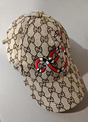 Бейсболка,gucci, принт gg supreme і вишитим зображенням змії