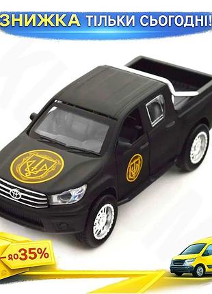 Ku автомодель toyota hilux universal fit шеврони героїв колекційна іграшка для дітей від 3 років машин uni2l_k
