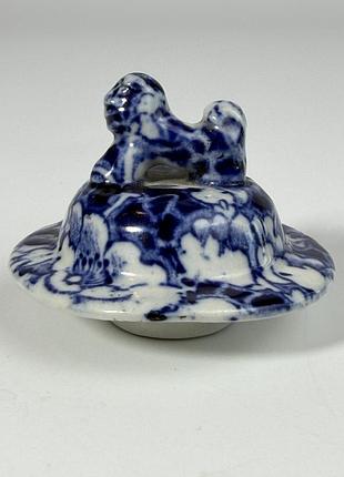 Кришка від антикварної вази (1900–1909 рр.), кобальт, лев