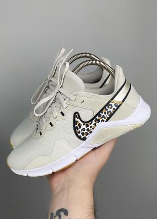 Оригінальні кросівки nike legend essential бежеві/леопардові 36.5 р. 23 см