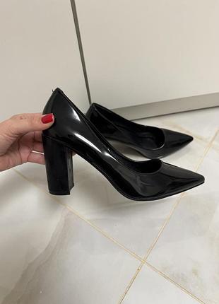 Туфли лодочки лаковые 38 2