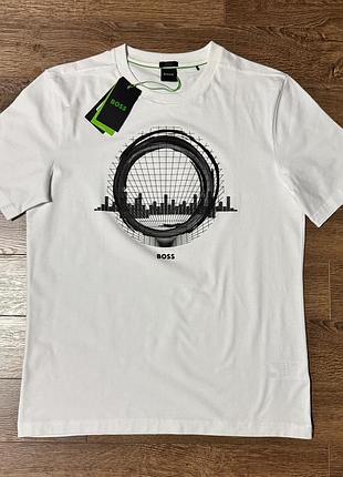 Футболка hugo boss.