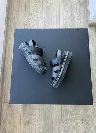 Сандалі dr. martens 8