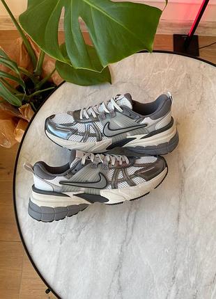 Кроссовки nike v2k run pure platinum wolf grey