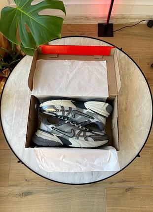 Кроссовки nike v2k run pure platinum wolf grey 2