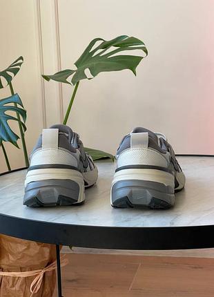 Кроссовки nike v2k run pure platinum wolf grey 5