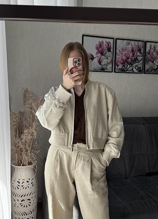 Бомбер бежевий h&m 2