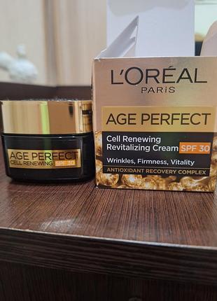 Крем для обличчя відновлювальний l'oréal 
куплений за кордоном .
яеість  гарантована.