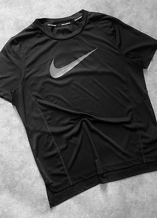 Футболка спортивна nike