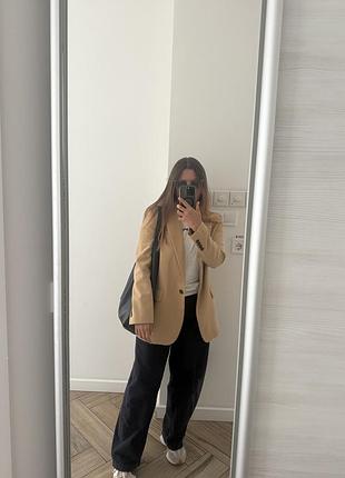 Бежевий костюм zara