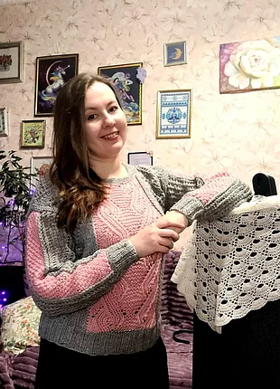 Ніжний в'язаний светр ручної роботи (50% вовна) — стильний та затишний