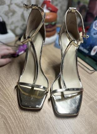 Босоніжки guess 2