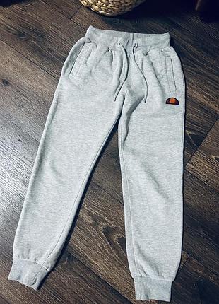 Спортивні штани утеплені ellesse р140-146
