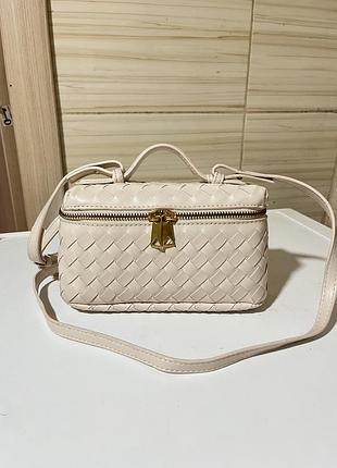 Молочна сумка bottega veneta, vanity bag, chanel