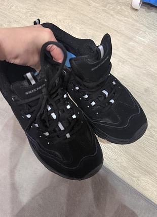 Чолвічі кросівки  sketchers 41 устілка 26,5 см 2