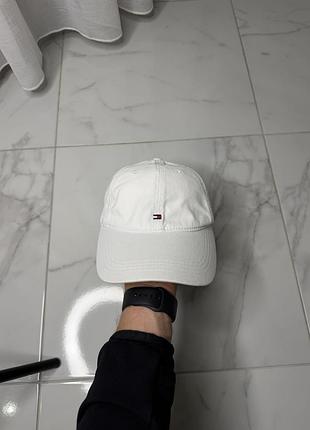 Брендова біла бейсболка tommy hilfiger