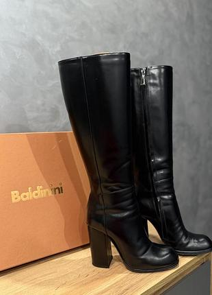Високі шкіряні чоботи baldinini