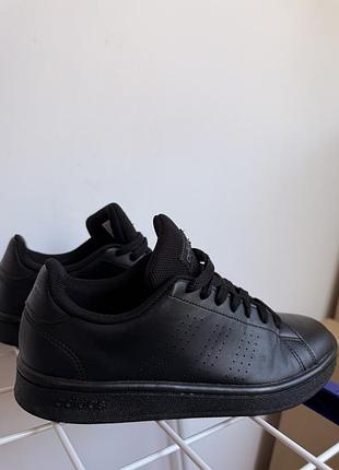 Жіночі кросівки adidas, розмір 36. стан відмінний. легкі та зручні.