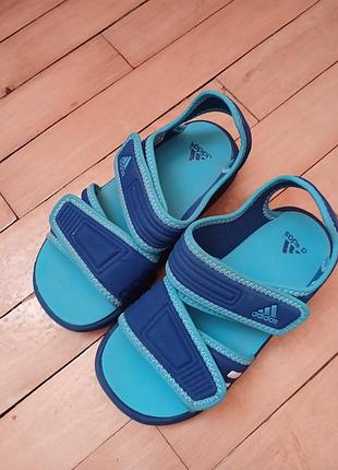 Легкие босоножки adidas 2