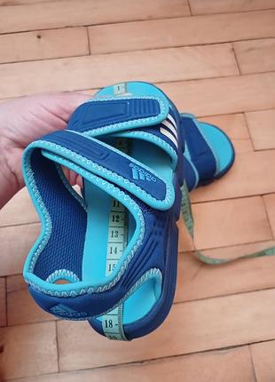 Легкие босоножки adidas 6