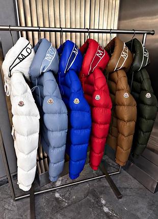 Зимова куртка moncler
