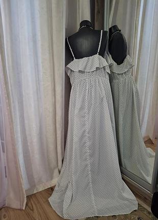 Красивое с разрезом спереди платье 👗 2