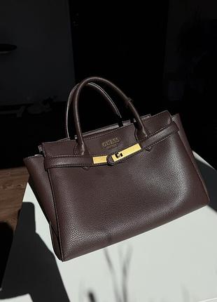 Актуальна коричнева сумка guess оригінал